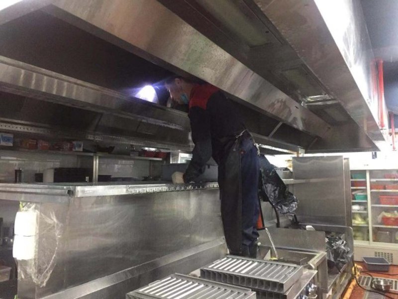 你是否曾担忧过餐厅的餐具清洁程度？如何确保你的客户在用餐时使用的餐具是干净卫生的呢？今天，我们将一起探讨餐具清洁度的标准值，并通过实际案例来解释这些标准。