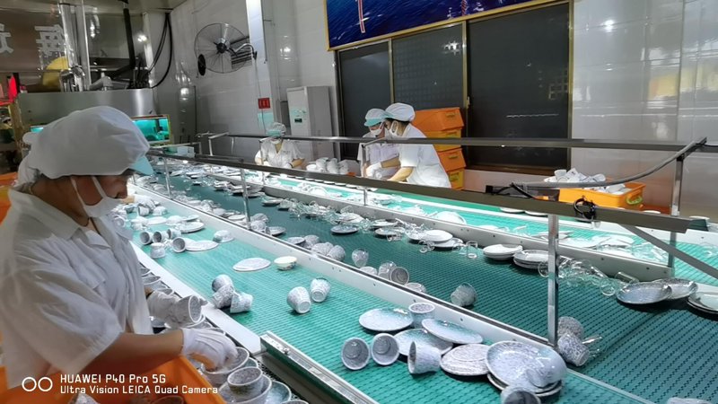 商用洗碗机消毒设备图片：打造干净卫生的餐饮环境